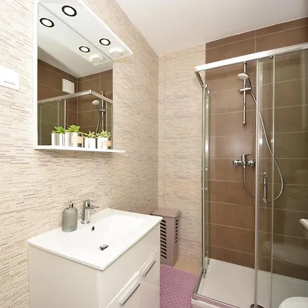 Apartman City La Luna - Happy *